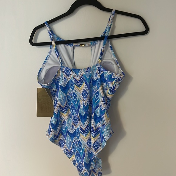 GOTTEX FULL COVERAGE V-NECK ONE PIECE SWIMSUIT - Picture 5 of 7